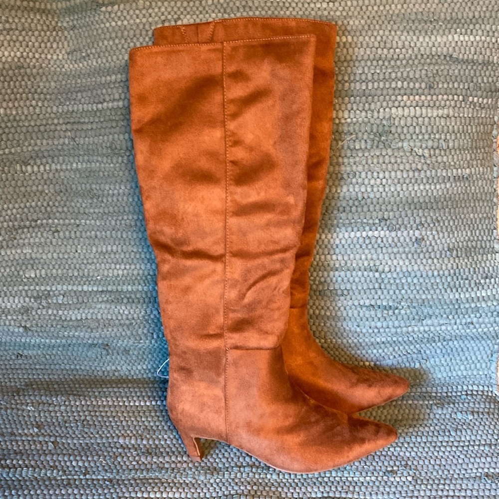 NEW—-Universal Thread Rust Heeled Boots - Picture 6 of 7
